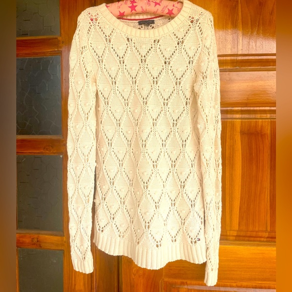 Tommy Hilfiger Sweaters - Tommy Hilfiger loose knitted long sweater. Size Small. Used just once.